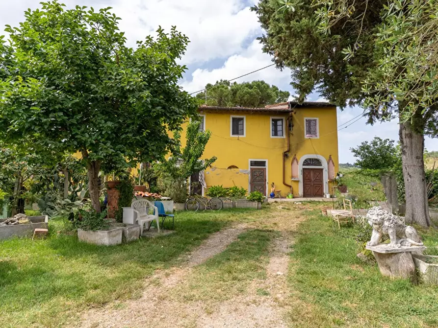 Immagine 3 di Casa colonica in vendita  a Empoli