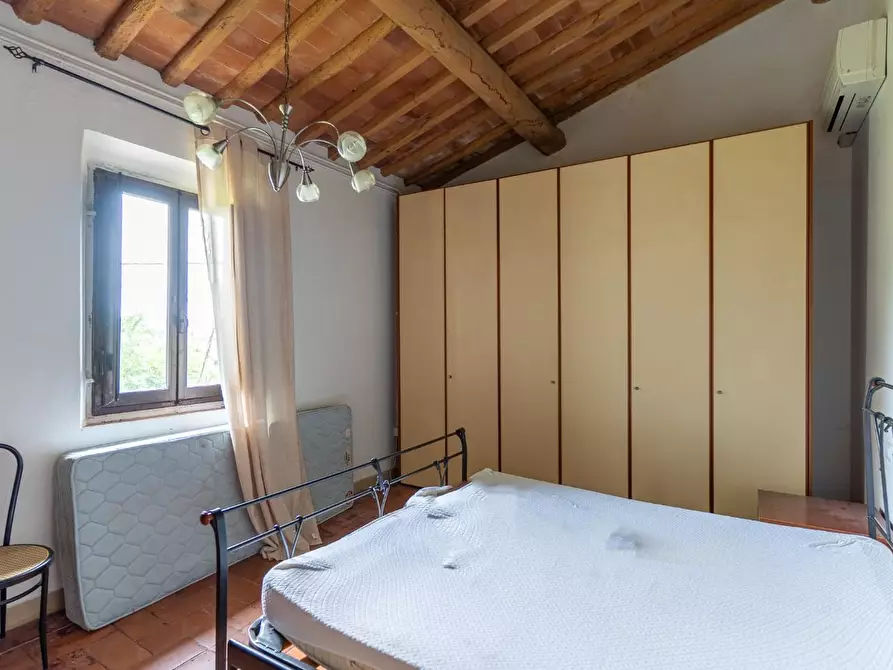 Immagine 35 di Casa colonica in vendita  a Empoli