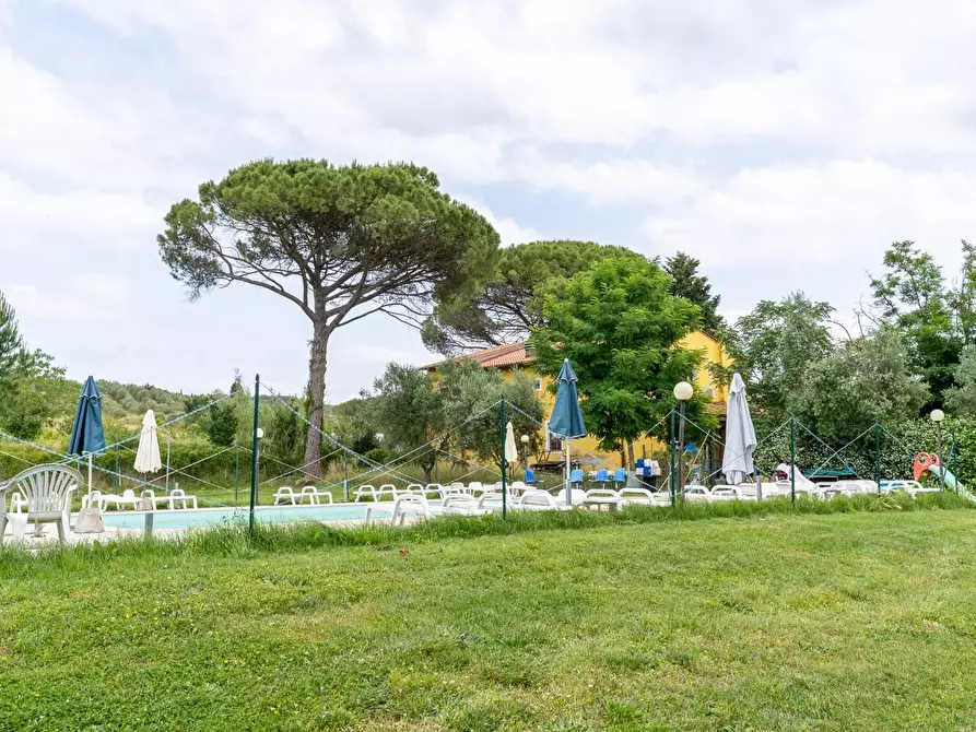 Immagine 13 di Casa colonica in vendita  a Empoli