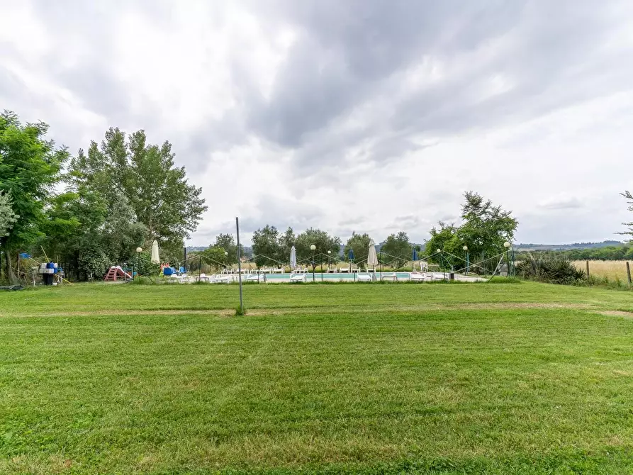 Immagine 40 di Casa colonica in vendita  a Empoli