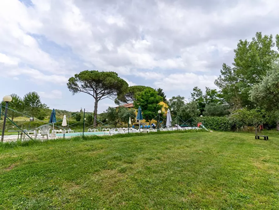 Immagine 38 di Casa colonica in vendita  a Empoli