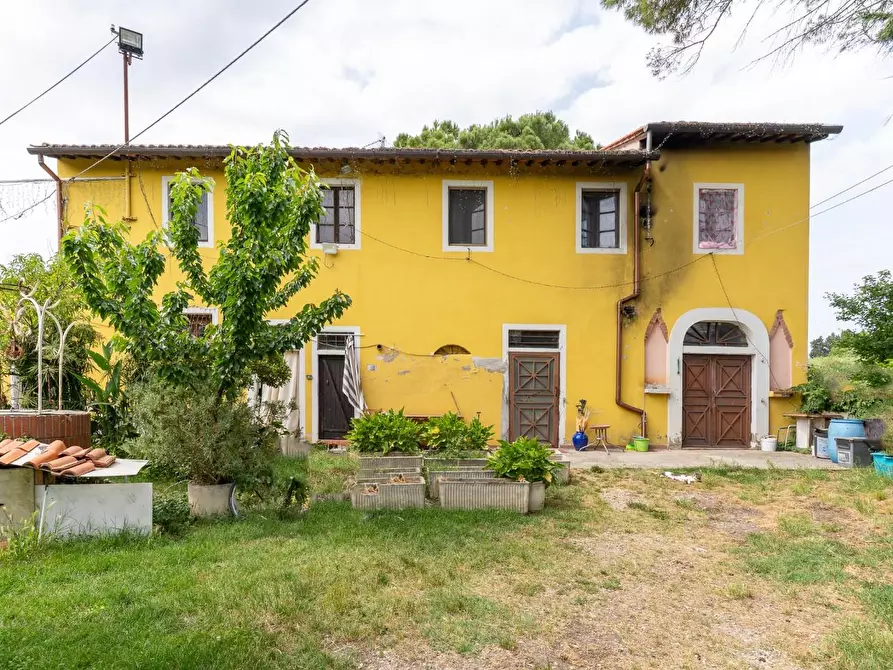 Immagine 1 di Casa colonica in vendita  a Empoli