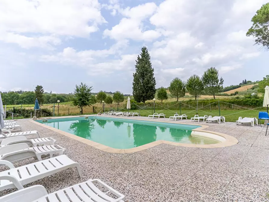 Immagine 8 di Casa colonica in vendita  a Empoli