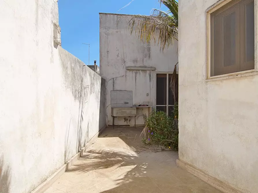 Immagine 12 di Casa indipendente in vendita  a Trepuzzi