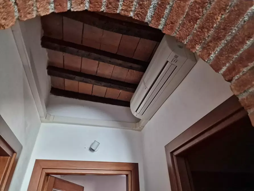 Immagine 2 di Appartamento in vendita  a Carrara