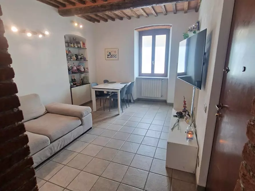 Immagine 10 di Appartamento in vendita  a Carrara