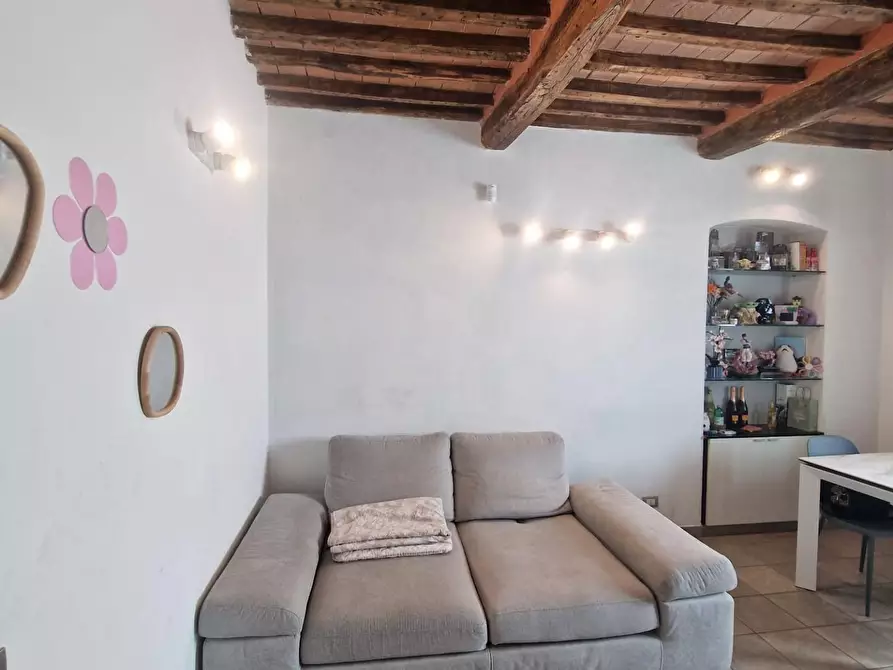 Immagine 9 di Appartamento in vendita  a Carrara