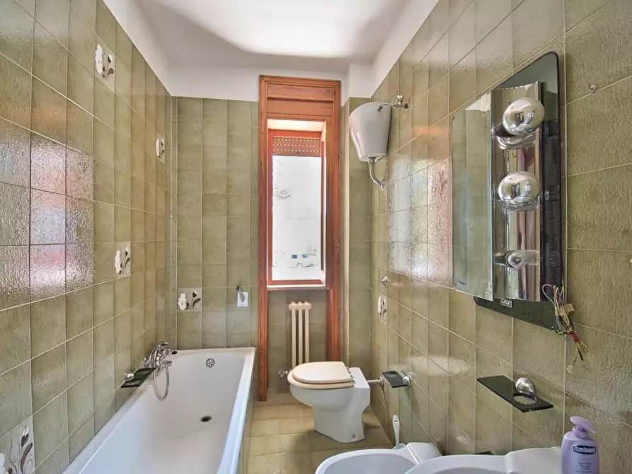 Immagine 17 di Appartamento in vendita  a Maglie