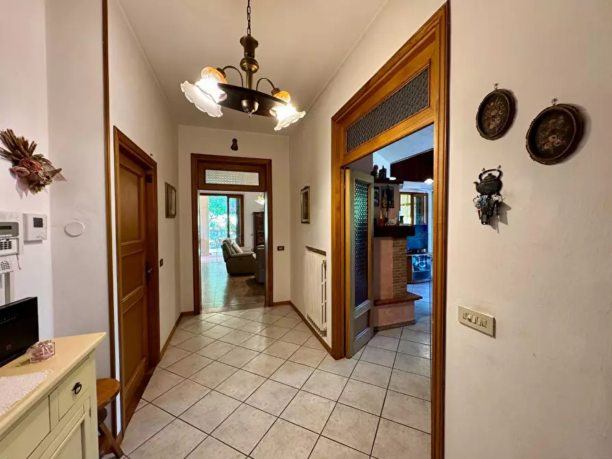 Immagine 10 di Villa in vendita  a Montelupo Fiorentino