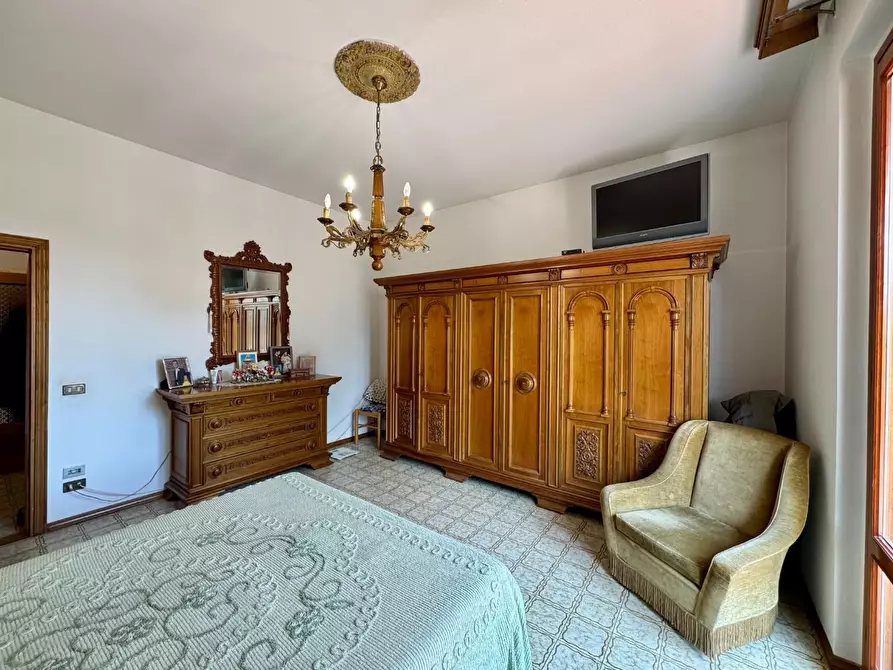 Immagine 33 di Villa in vendita  a Montelupo Fiorentino