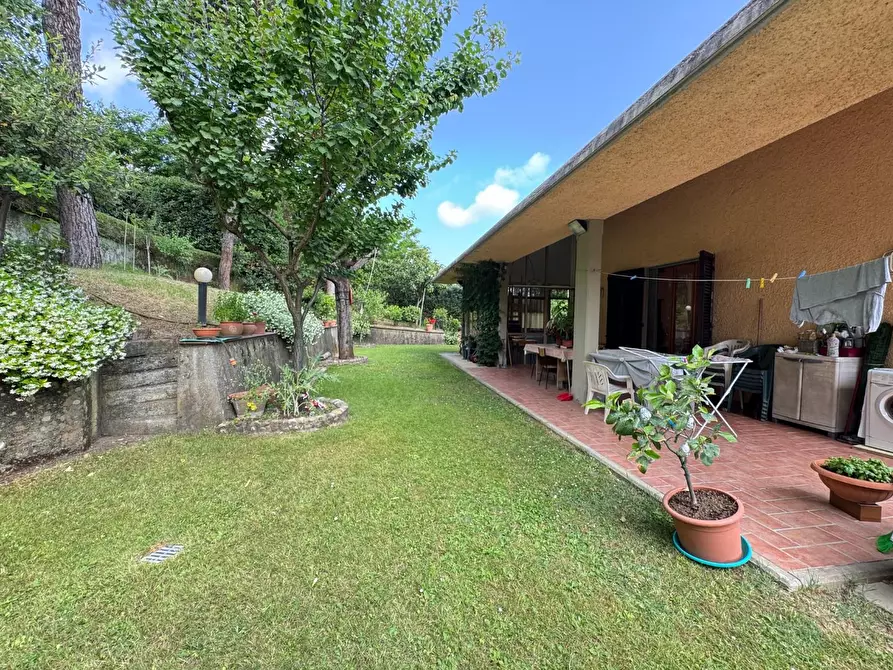 Immagine 6 di Villa in vendita  a Montelupo Fiorentino