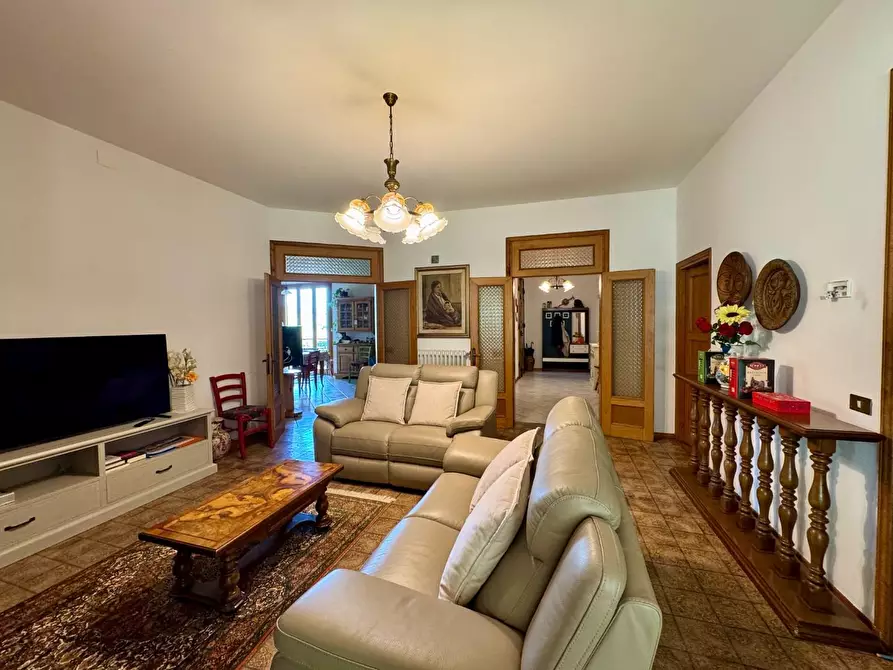 Immagine 21 di Villa in vendita  a Montelupo Fiorentino