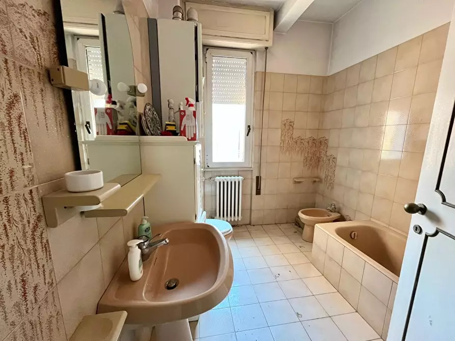 Immagine 10 di Appartamento in vendita  a Massa