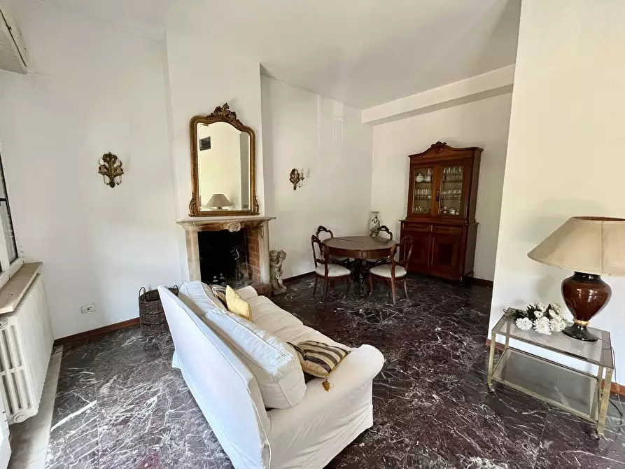 Immagine 18 di Appartamento in vendita  a Massa