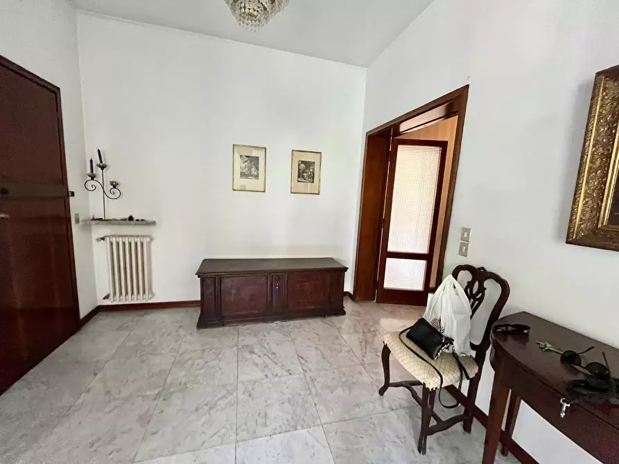 Immagine 15 di Appartamento in vendita  a Massa