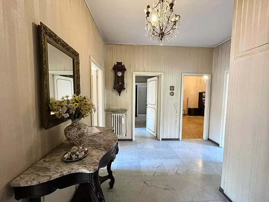 Immagine 16 di Appartamento in vendita  a Massa