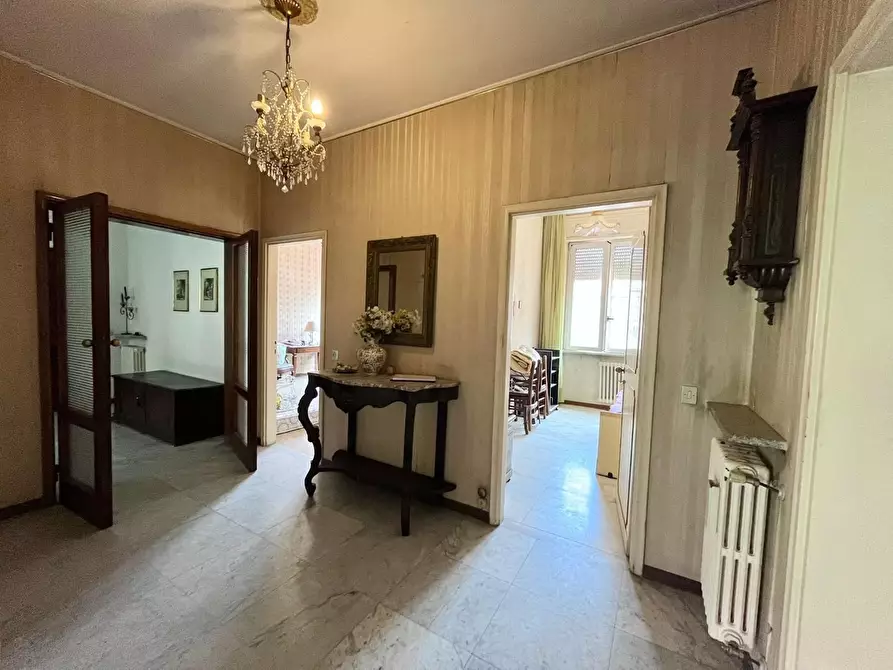 Immagine 6 di Appartamento in vendita  a Massa