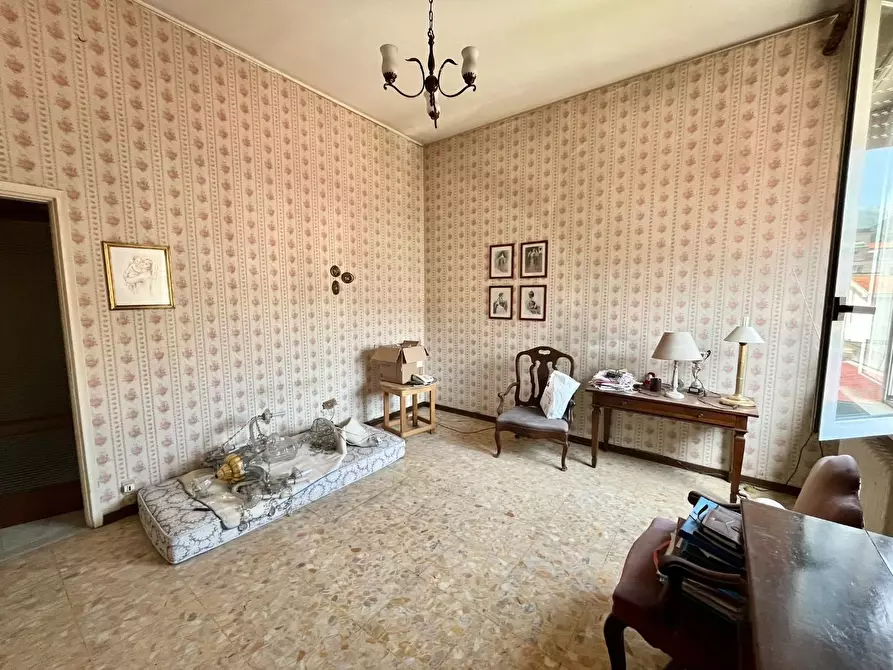 Immagine 25 di Appartamento in vendita  a Massa