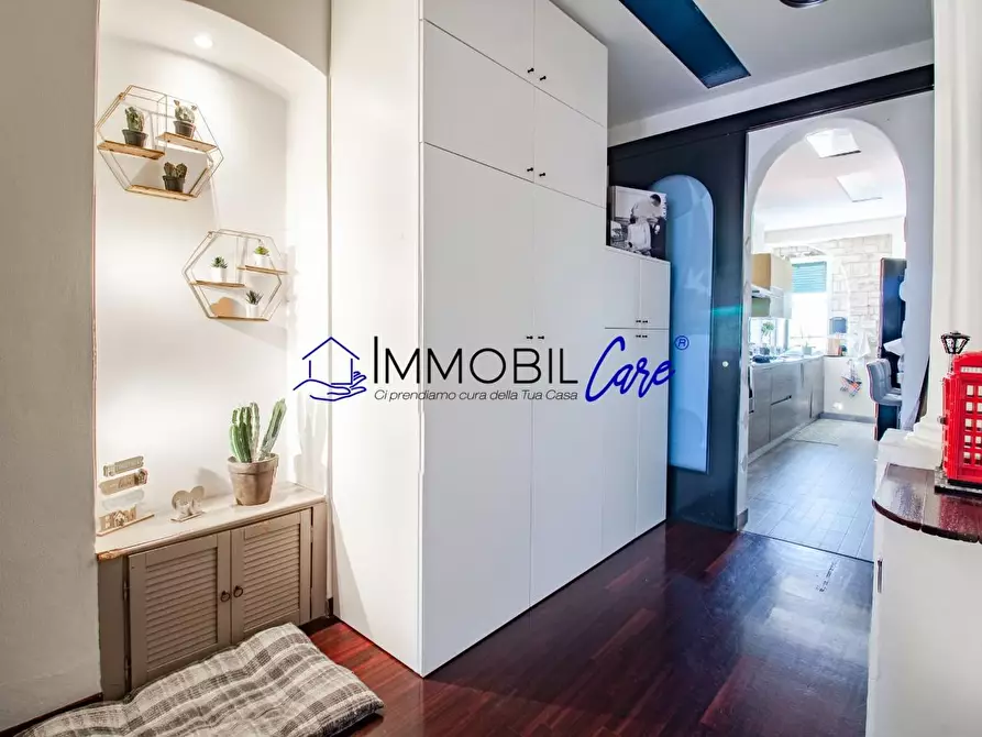 Immagine 13 di Appartamento in vendita  a Livorno