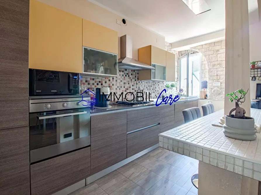 Immagine 2 di Appartamento in vendita  a Livorno