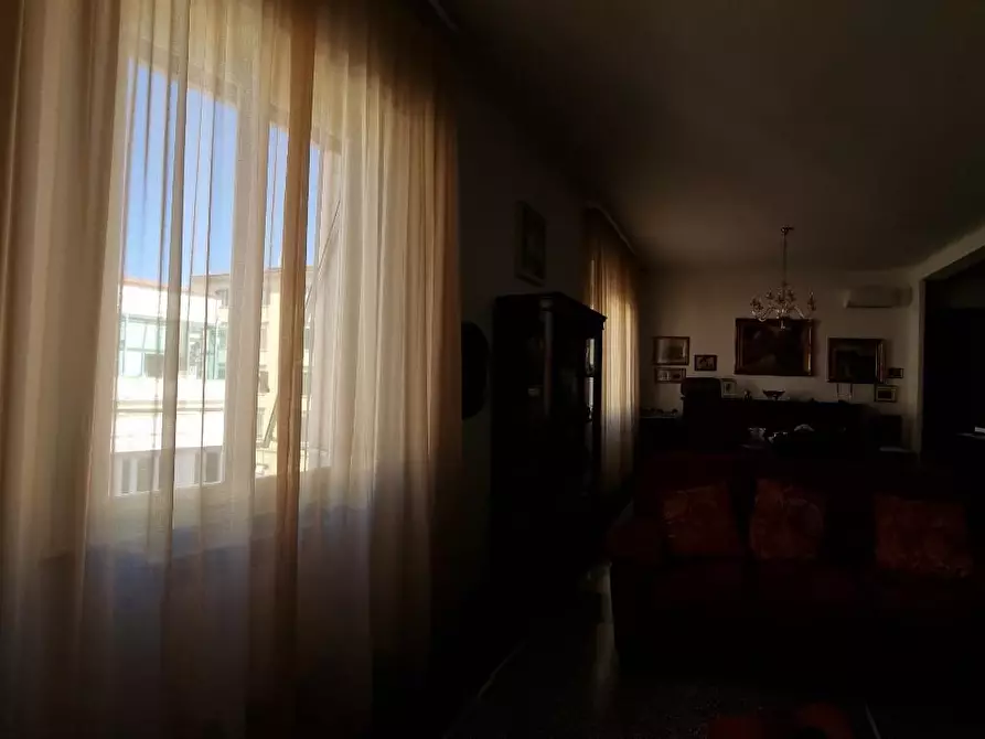 Immagine 5 di Appartamento in vendita  a Livorno