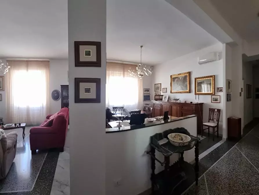 Immagine 2 di Appartamento in vendita  a Livorno