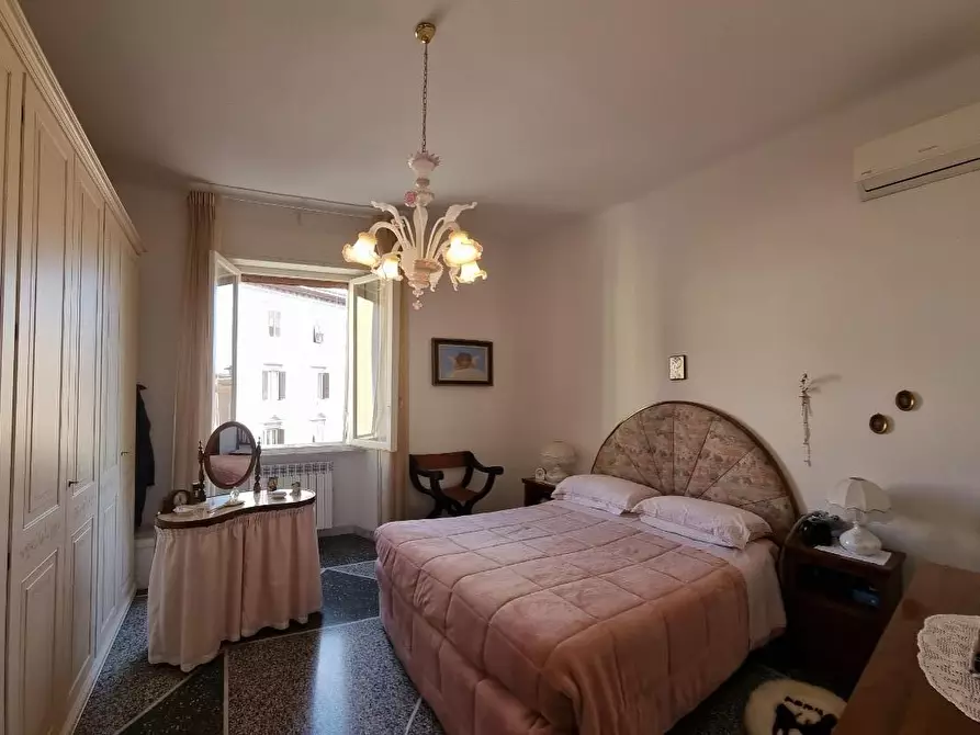 Immagine 21 di Appartamento in vendita  a Livorno