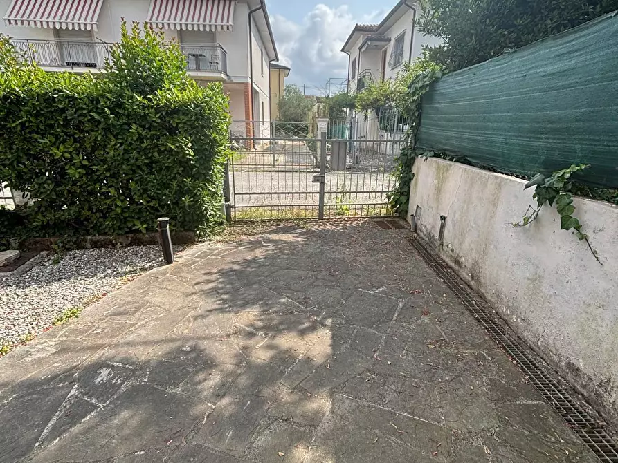 casa indipendente in vendita a San Giuliano Terme in zona Madonna dell'Acqua