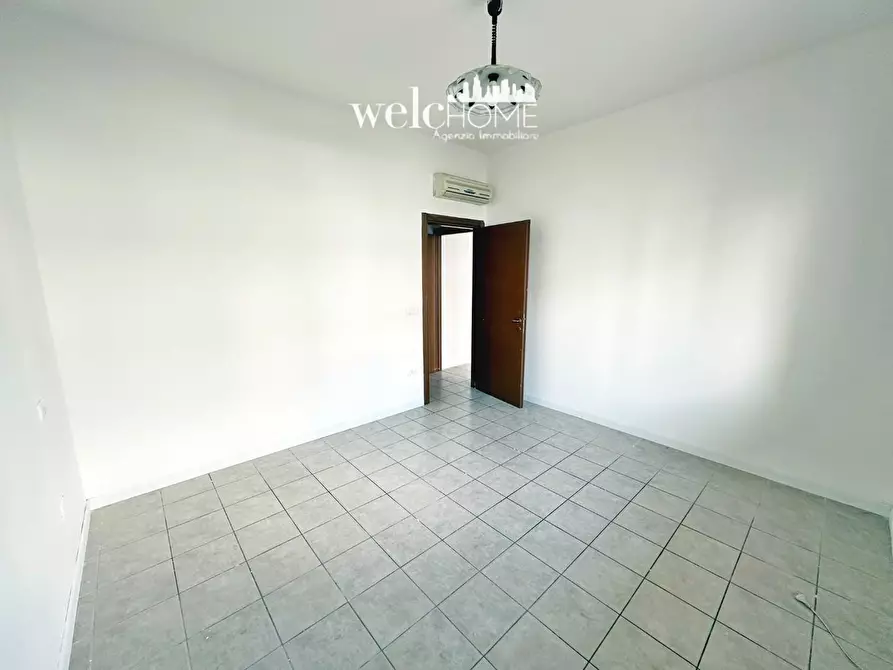 Immagine 13 di Appartamento in vendita  a Campi Bisenzio