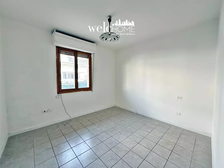 Immagine 23 di Appartamento in vendita  a Campi Bisenzio