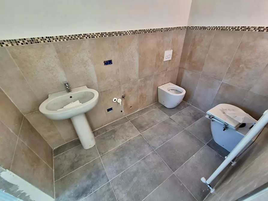 Immagine 9 di Villa in vendita  a Pisa