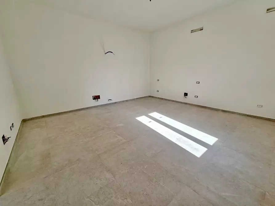 Immagine 17 di Villa in vendita  a Pisa