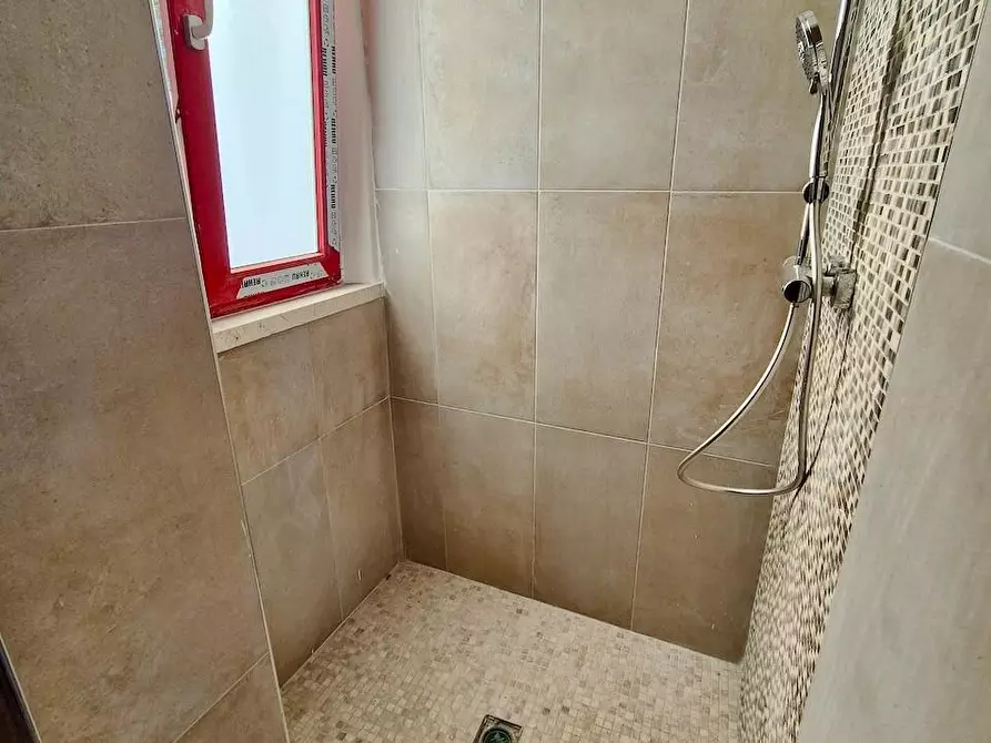 Immagine 8 di Villa in vendita  a Pisa