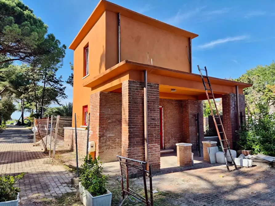 Immagine 3 di Villa in vendita  a Pisa