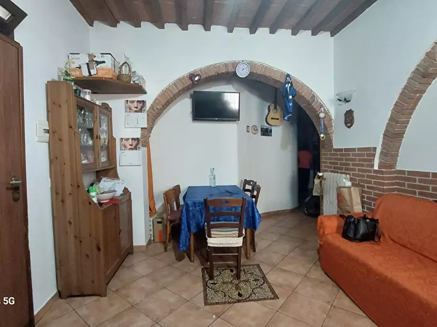 Immagine 3 di Appartamento in vendita  a Livorno