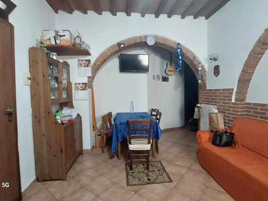 Immagine 2 di Appartamento in vendita  a Livorno