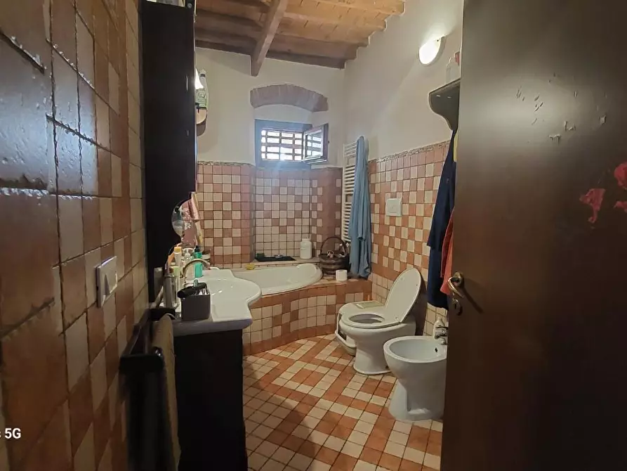 Immagine 9 di Appartamento in vendita  a Livorno