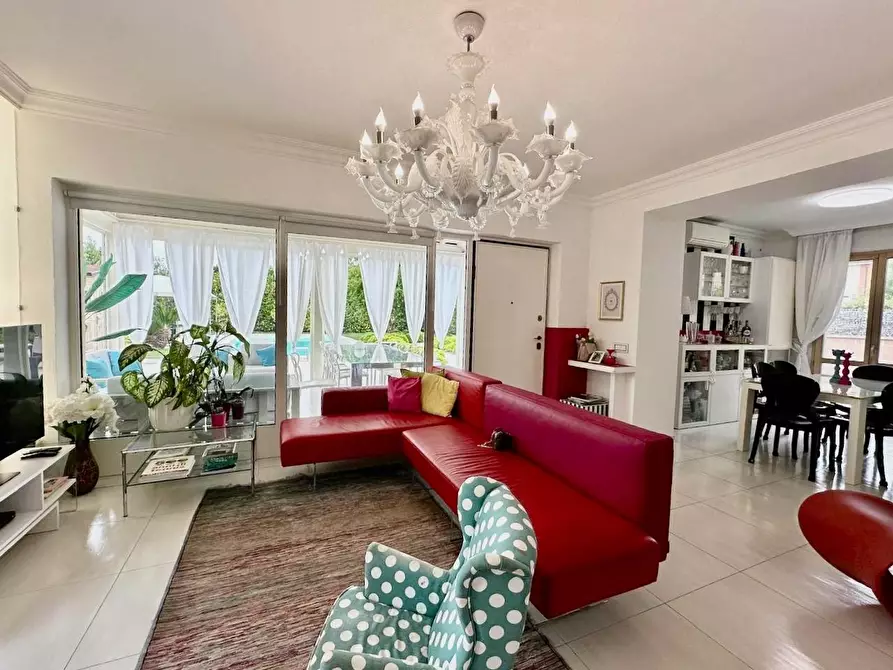 Immagine 12 di Casa bifamiliare in vendita  a Cascina