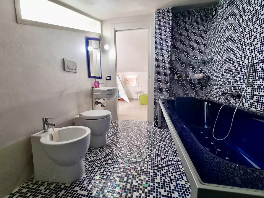 Immagine 28 di Casa bifamiliare in vendita  a Cascina