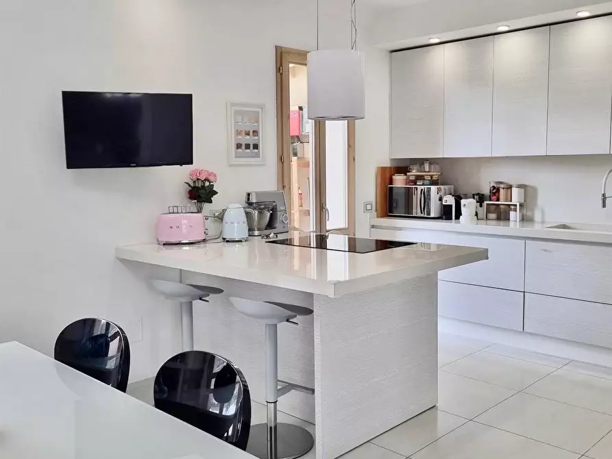 Immagine 16 di Casa bifamiliare in vendita  a Cascina