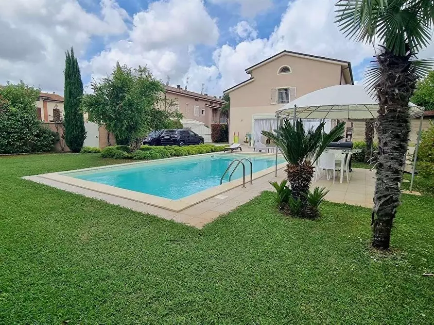 Immagine 2 di Casa bifamiliare in vendita  a Cascina