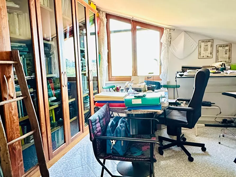 Immagine 31 di Appartamento in vendita  a Siena