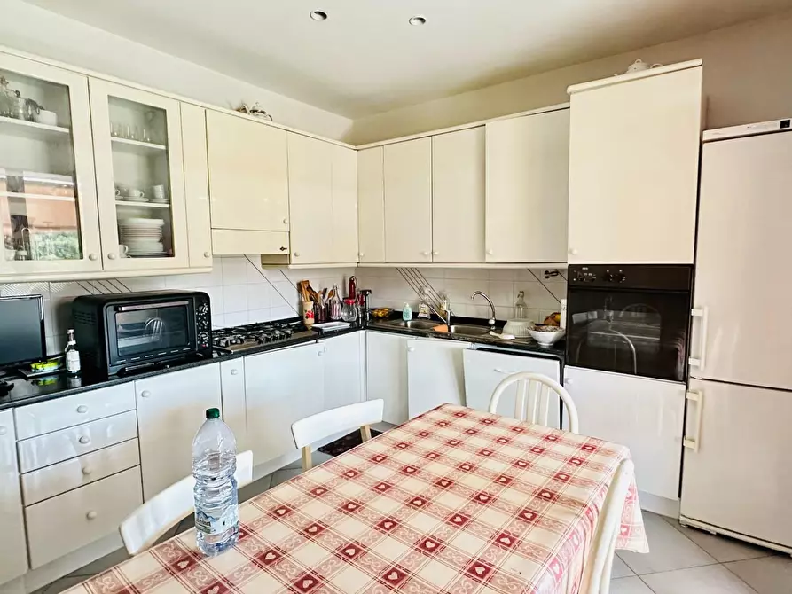 Immagine 10 di Appartamento in vendita  a Siena