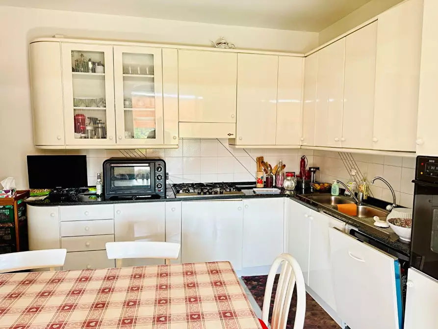 Immagine 16 di Appartamento in vendita  a Siena