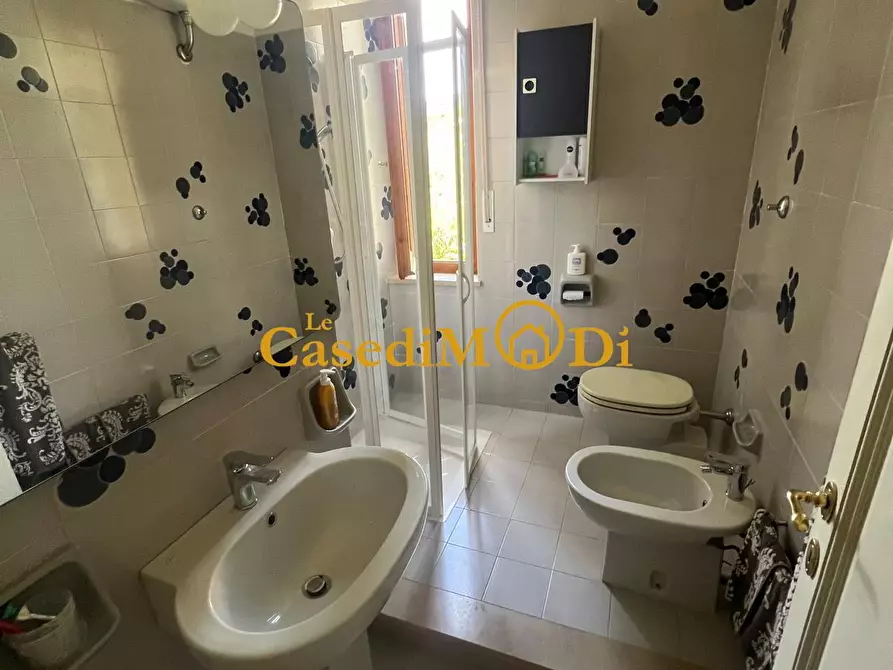 Immagine 19 di Villa in vendita  a Livorno