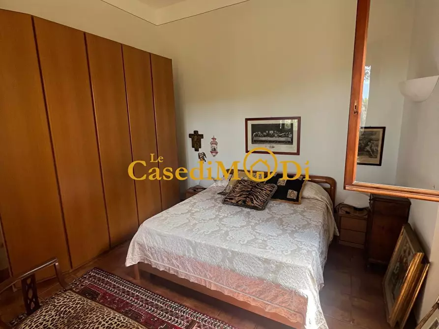 Immagine 13 di Villa in vendita  a Livorno
