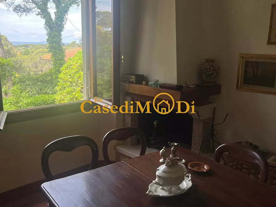 Immagine 14 di Villa in vendita  a Livorno