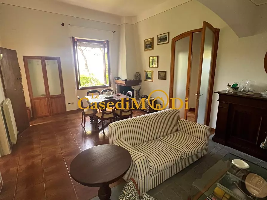 Immagine 5 di Villa in vendita  a Livorno