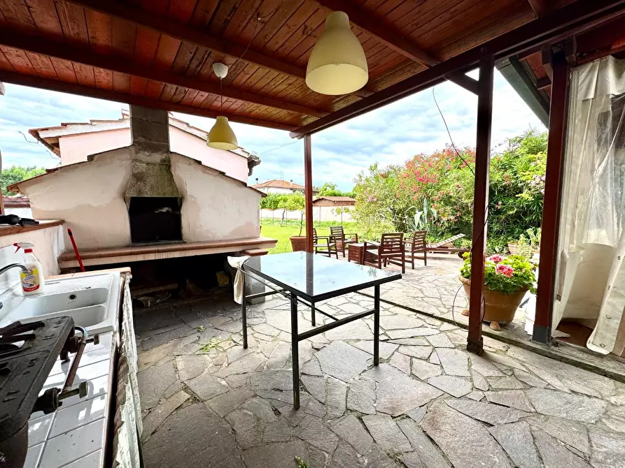 Immagine 21 di Villa in vendita  a Pisa