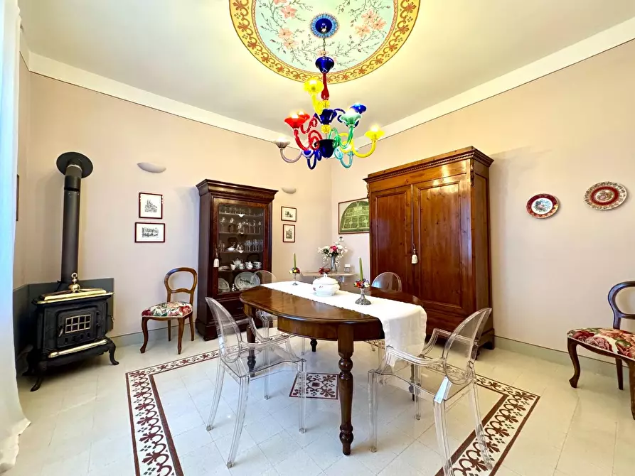 Immagine 4 di Villa in vendita  a Pisa